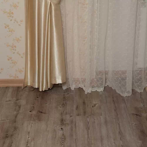 Кварцвиниловая плитка Decoria Mild Tile DW 8133 Дуб Бала